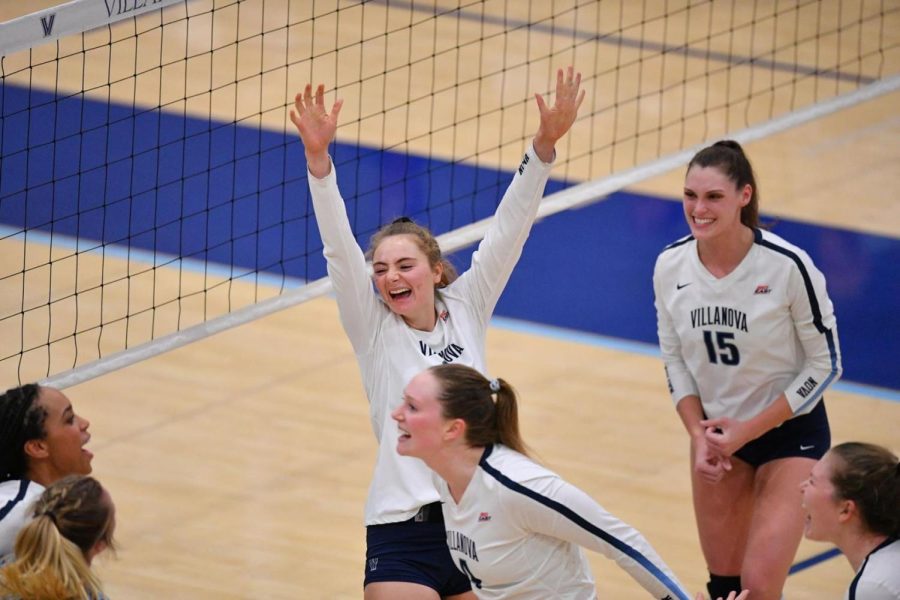 Volleyball+Upends+St.+Johns+to+Close+Regular+Season