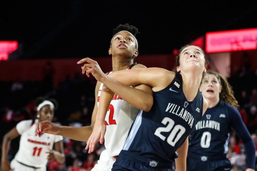 Womens Basketball Overcomes Georgia in Thrilling Road Win