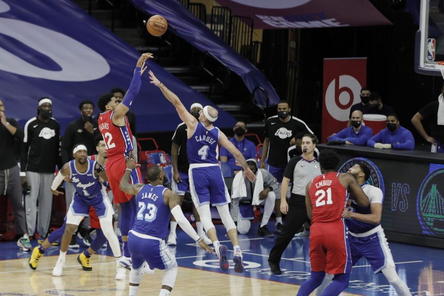 Tobias Harris sinks a game-winner against the Los Angeles Lakers at Wells Fargo Center.