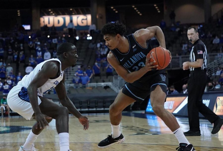Mens Basketball Takes on Creighton in Top 15 Matchup