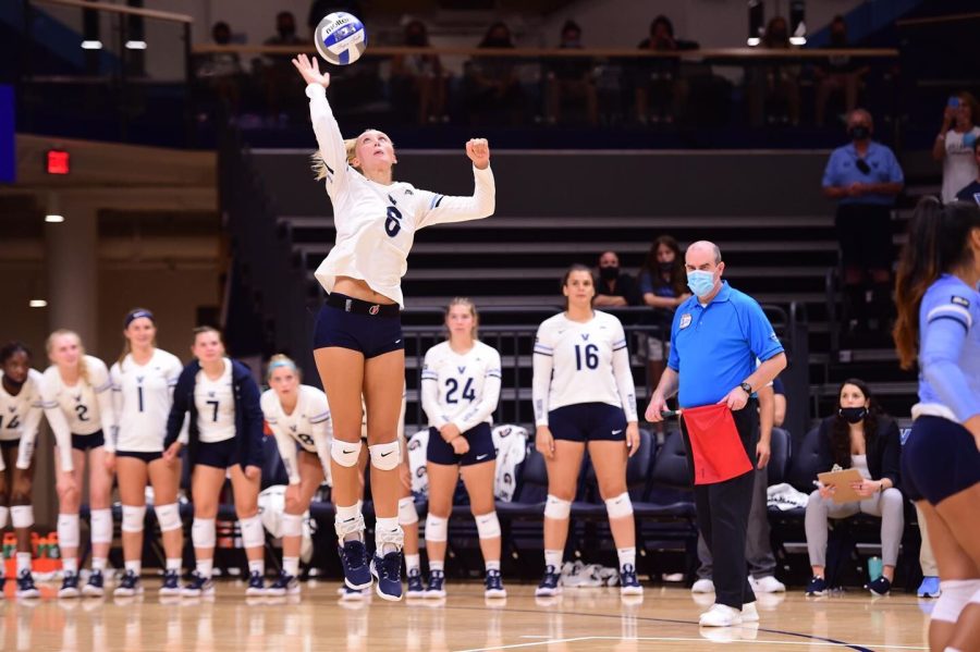 Volleyball Starts Big East Play 0-2