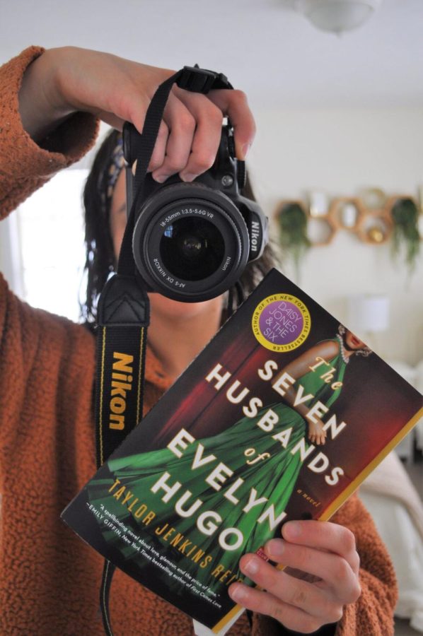 The book review of the week is “The Seven Husbands of Evelyn Hugo.”