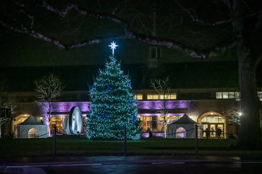 The+Christmas+tree+lighting+is+a+great+tradition+at+Villanova.