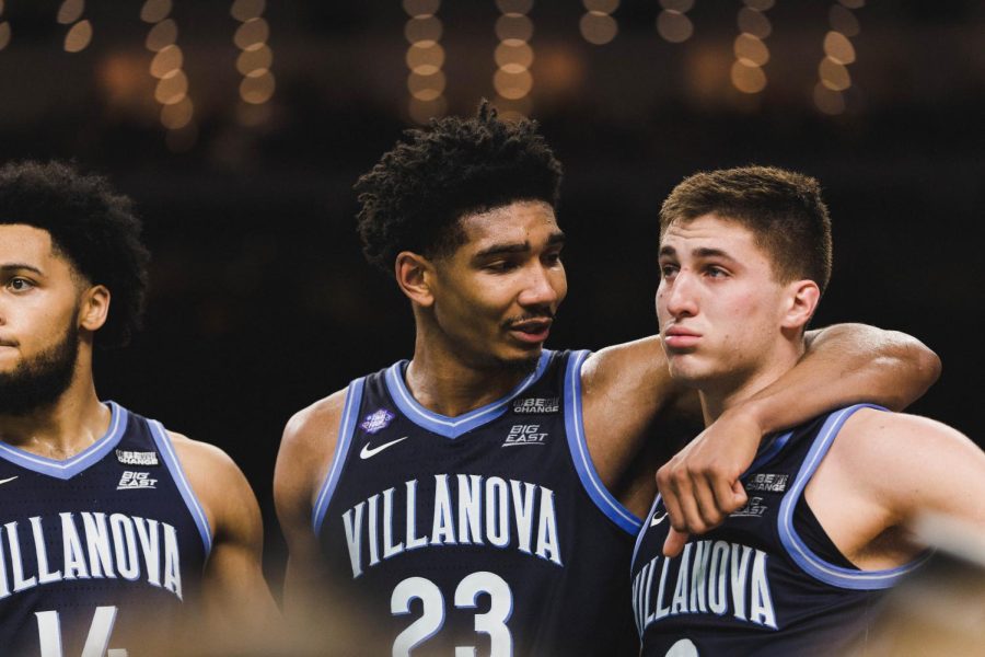 Gillespie and Samuels in the final seconds of their final games in Villanova jerseys.