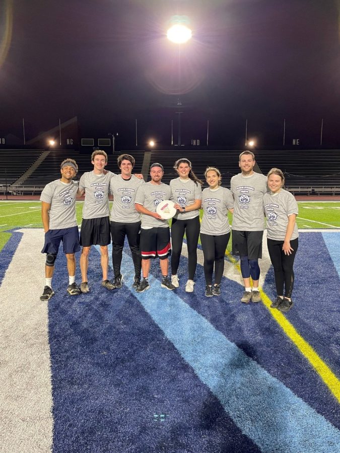 Above are the coed Ultimate Frisbee intramural champions from Spring 2022.