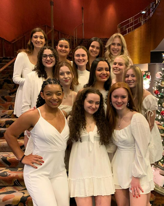 Haveners A Capella Group Opens for Radio City Rockettes