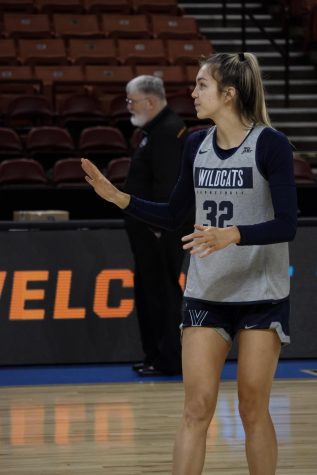 Bella Runyan prepares for the Cats Sweet 16 matchup against No. 9 Miami. 