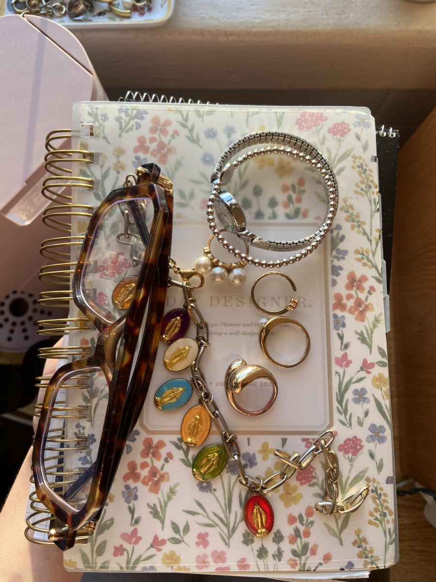 Glasses+and+jewelry+are+perfect+for+accessorizing.