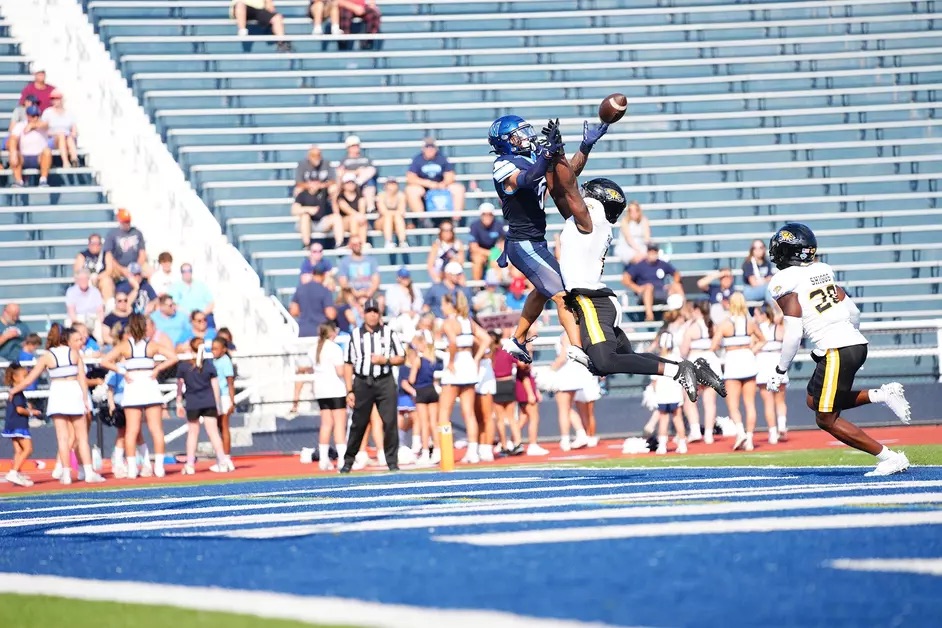 Junior receiver Jaylan Sanchez caught both touchdowns in the Villanova win.