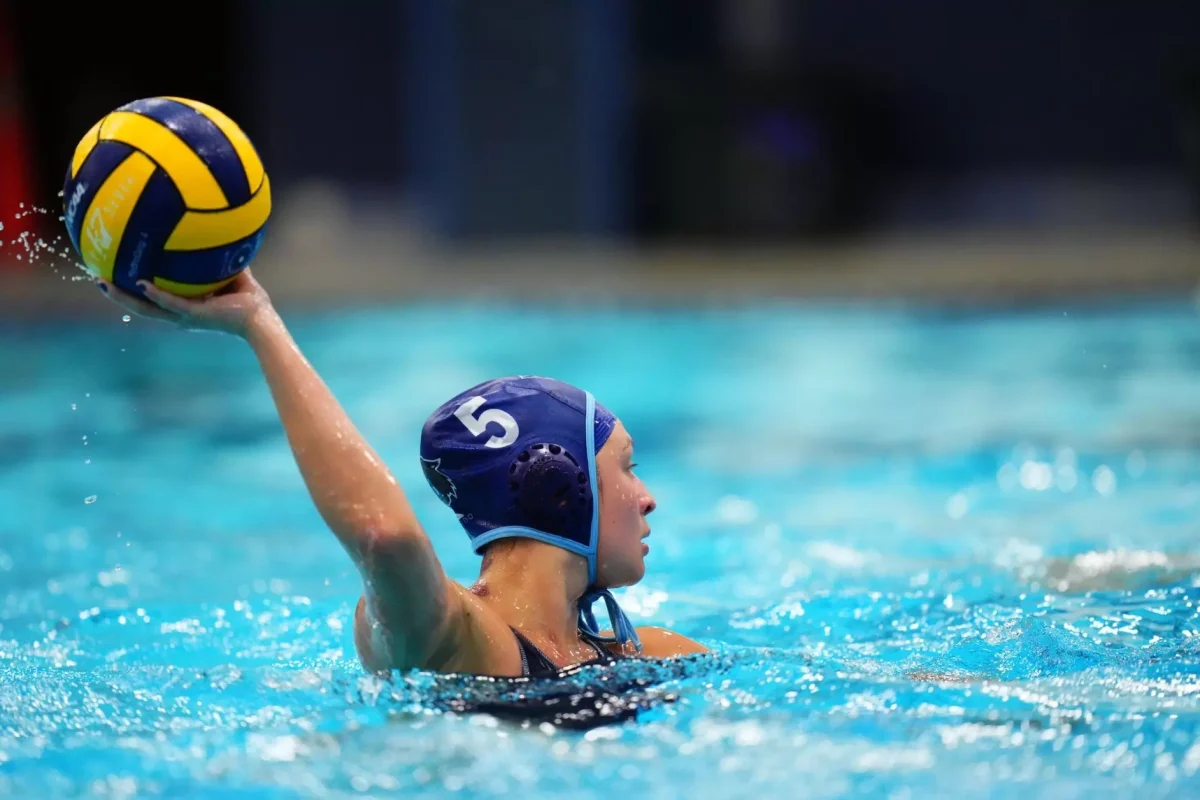 Waterpolo split its second to last weekend of conference play with one win and one loss.
